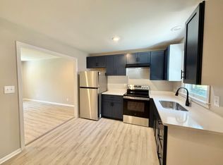 Newly Remodeled 2BD, 1BA Chapel Hill Apartment Conveniently Located Near UNC Campus, Shopping, an..., Chapel Hill, NC 27516