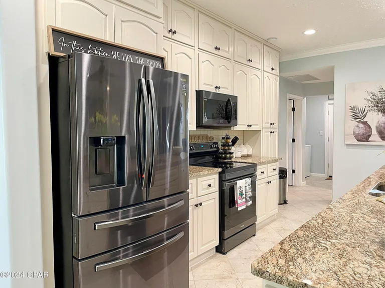 1043 Plantation Dr — Photo 8