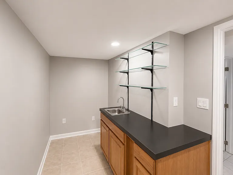 7261 Bridgewood Dr — Photo 11