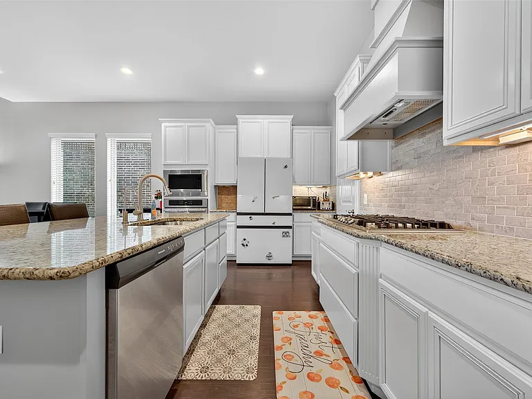 4947 Thunder Creek Ln — Photo 17