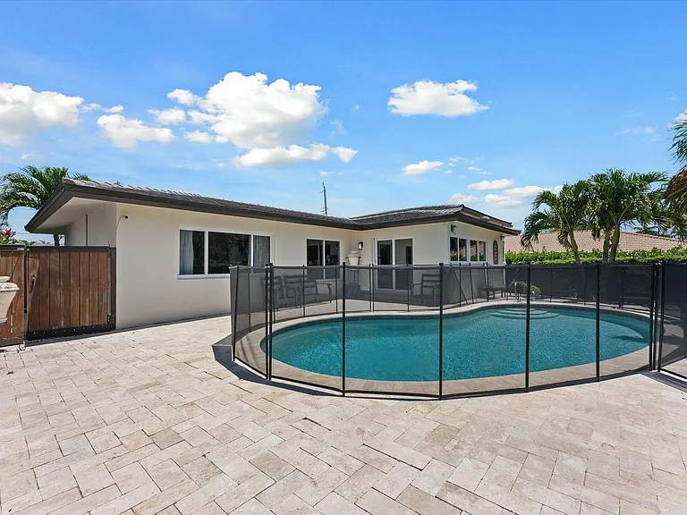 2948 NE 35th Ct — Photo 34