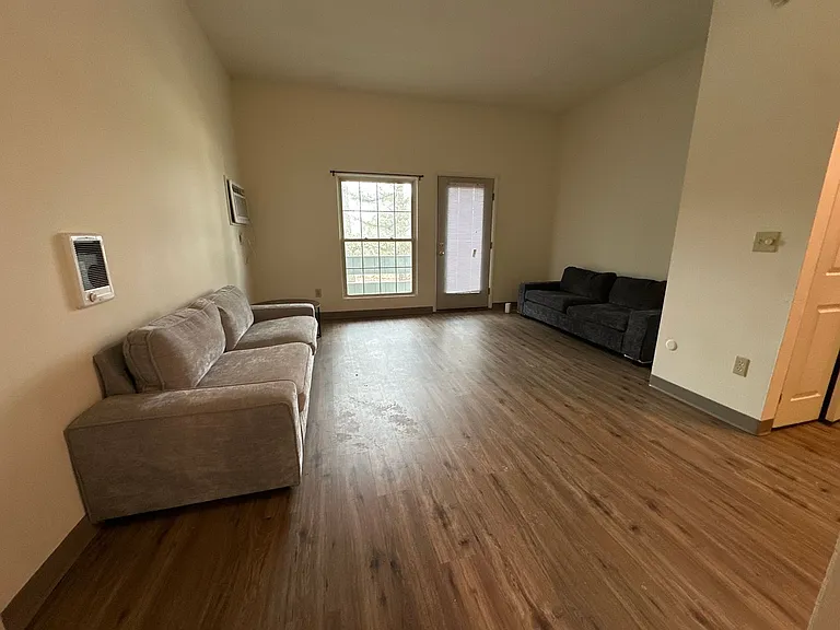 University Park Apartments near Cornell University — Photo 192