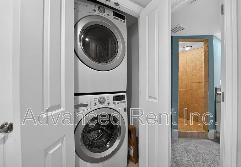 528 S Curley St — Photo 24