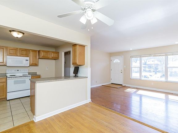 3rd image of 8559 Loyd Dr