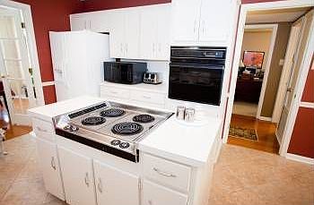 4th image of 10 Honey Locust Ct