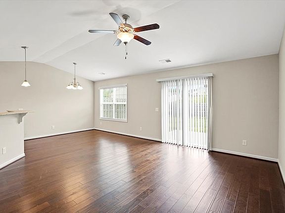 5th image of 2110 Bonneville Cir