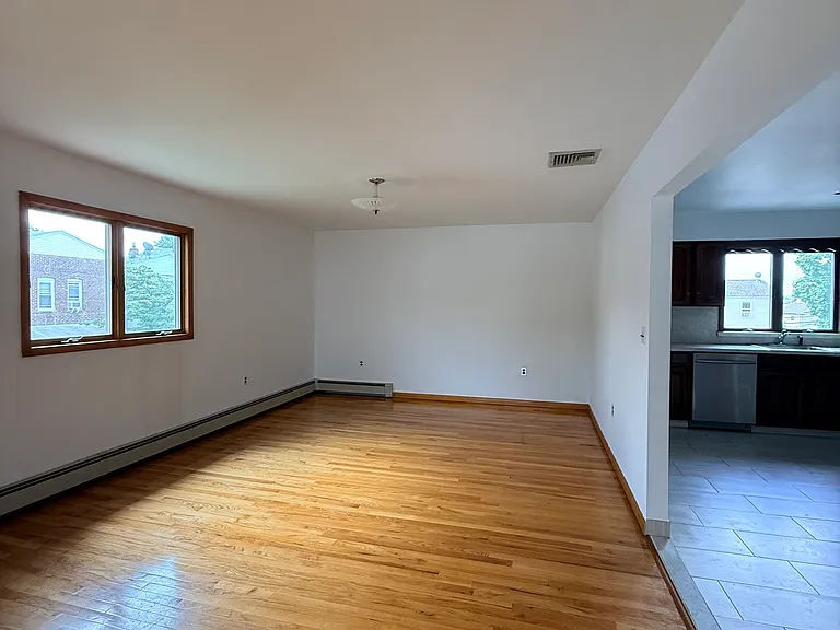 46 Gaston Ave — Photo 3