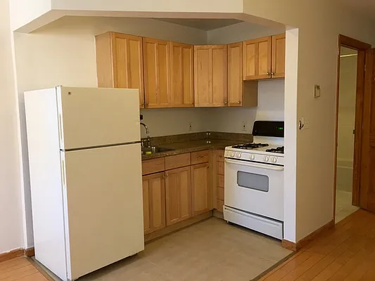 Rented by Astoria Realty | media 19