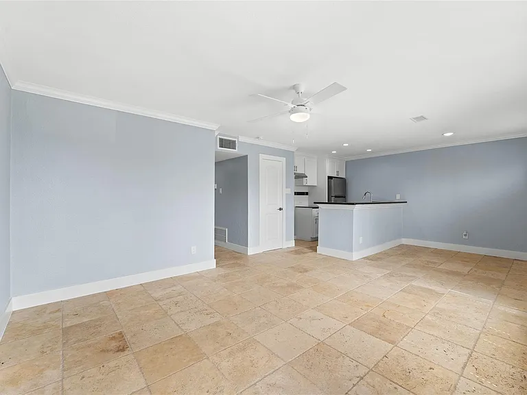 8118 Albacore Dr #7 — Photo 6