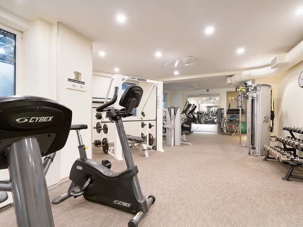 60 Sutton Place South image 18 of 20