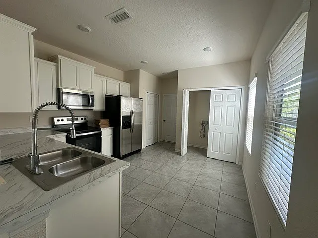 921 Capitol Pkwy — Photo 3