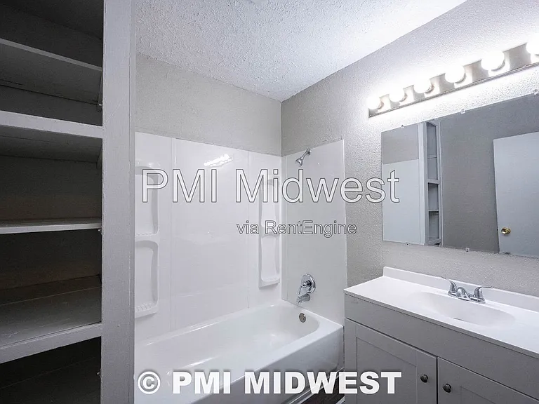 4939 Katherine Dr — Photo 11