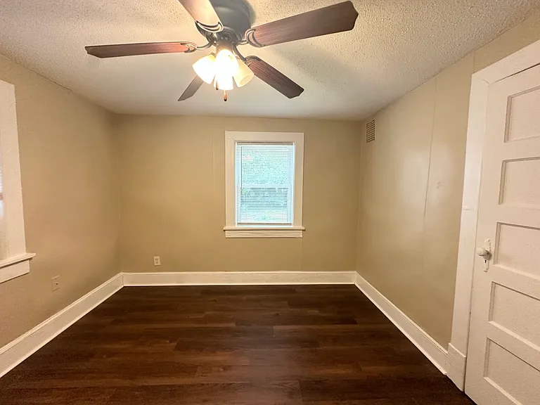 1812 Parkview Ave — Photo 9