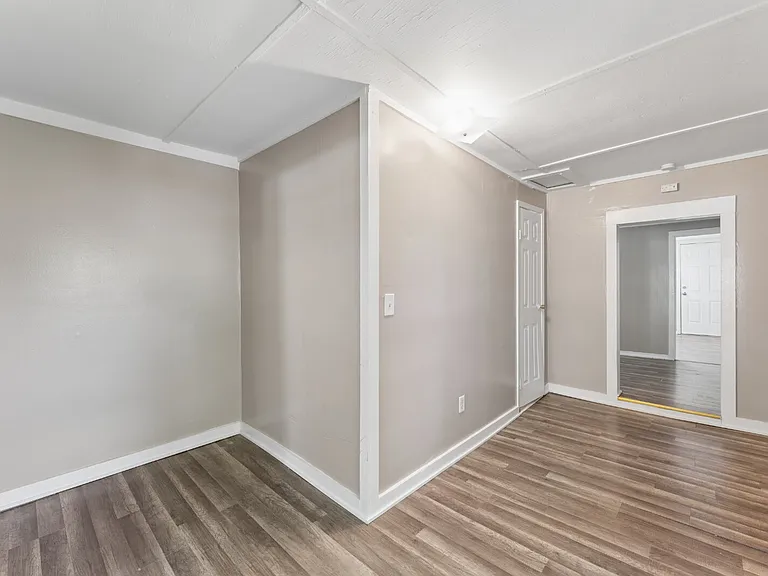 33225 W 83rd St — Photo 11