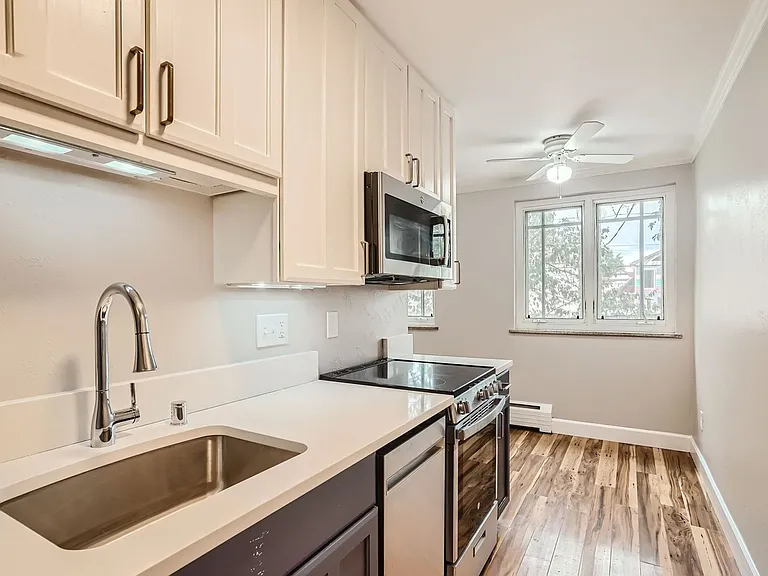 969 S Pearl St #204 — Photo 3