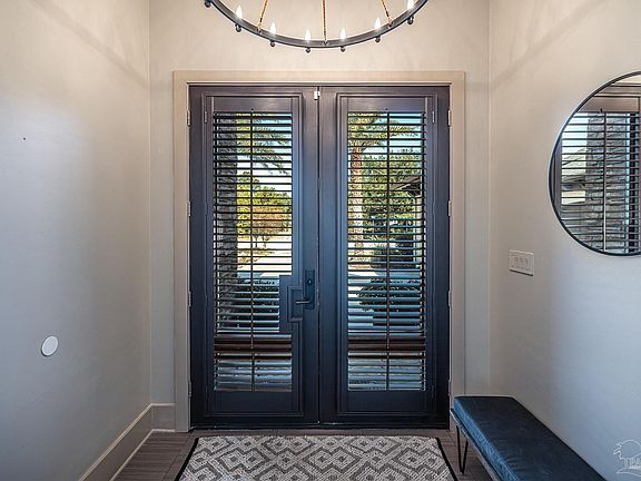 3rd image of 2659 Manor Cir