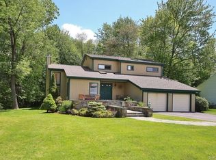 30 McCarthy Dr, Ossining, NY 10562