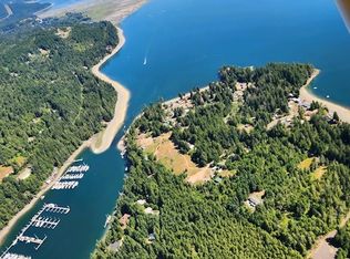 41 E Wildwood Ln, Brinnon, WA 98320