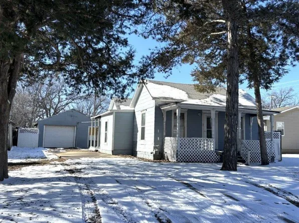 406 S Blaine St, Wellington, KS 67152