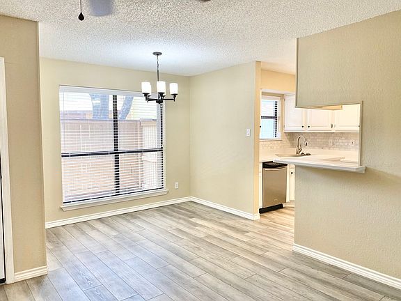 4th image of 2000 Willoughby Ln APT 5512