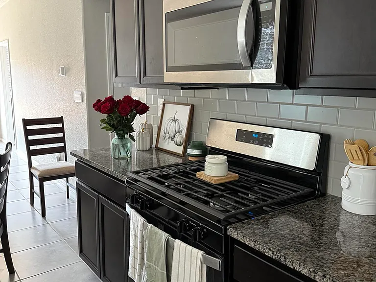 3181 Tazanita Loop SE — Photo 6