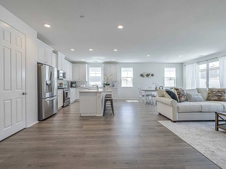 6127 W Avenue J9 — Photo 29