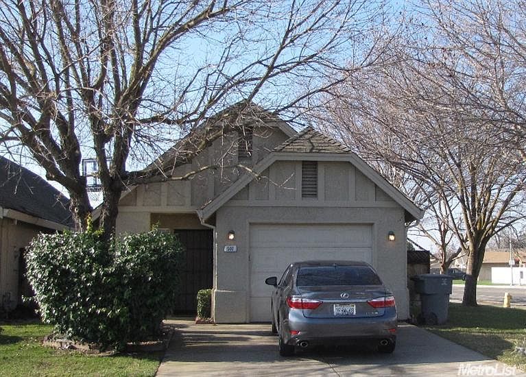 1st image of 502 Arbor Ct