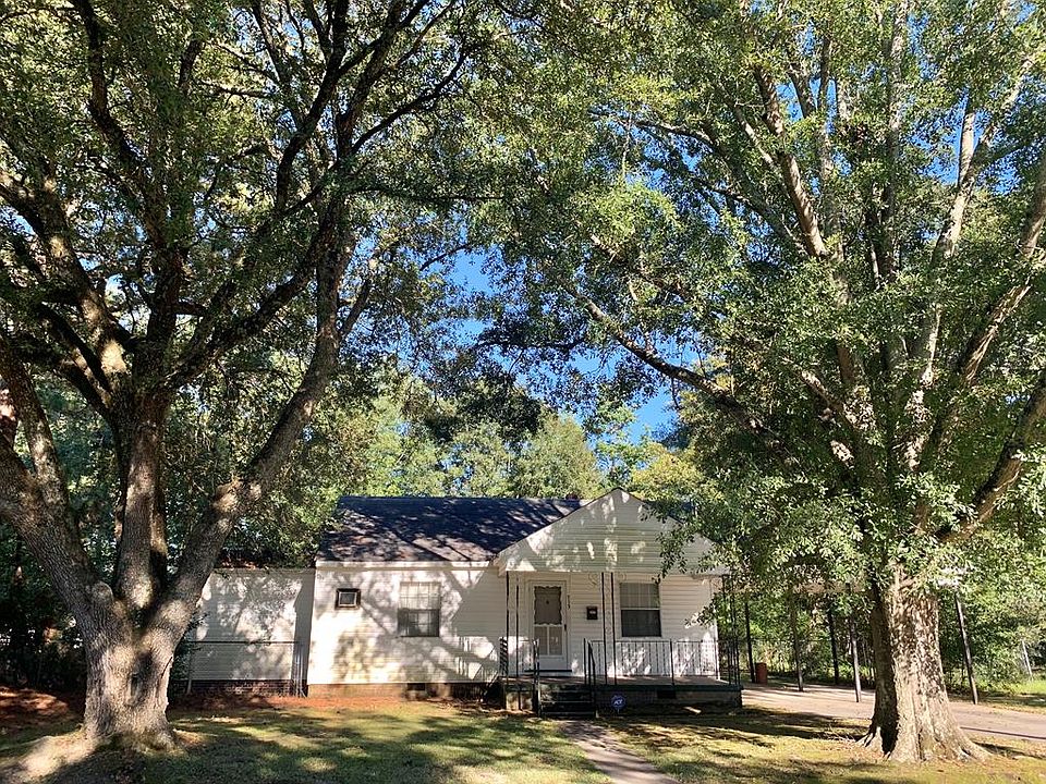 1st image of 713 Poplar Dr