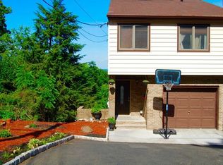 15A Mary St, Hawthorne, NJ 07506