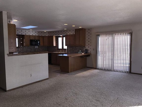 4th image of 6 Ponderosa Dr