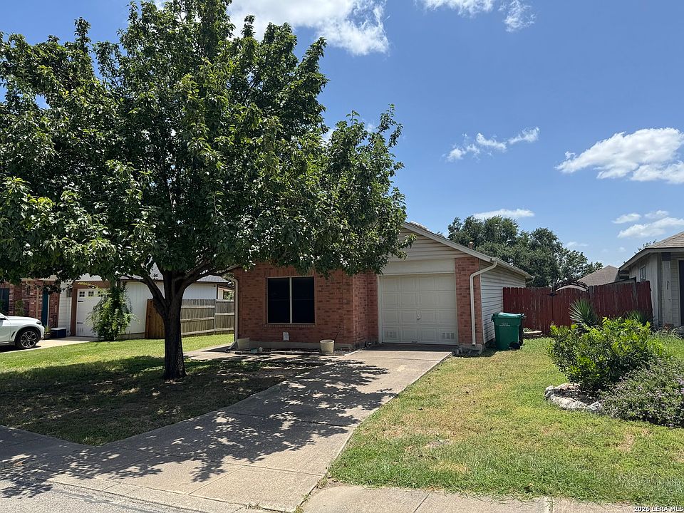 1st image of 5407 CHAMPIONS HILL DR