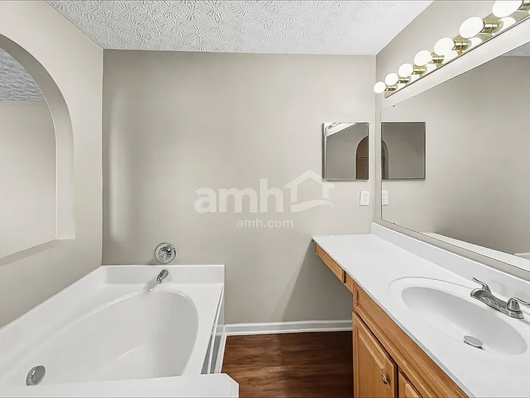 340 Evergreen Cir — Photo 14