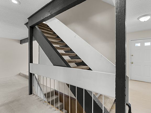 5th image of 8019 N Stoddard Ave