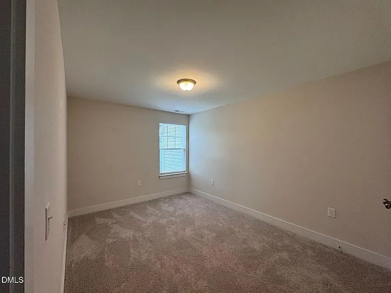 917 Hillman Ln — Photo 7