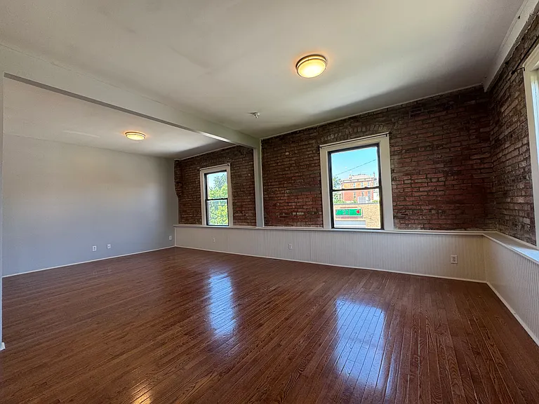 503 1/2 N 6th St #1 — Photo 5