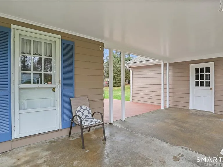 501 Lambert Rd — Photo 18