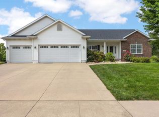 2230 Newcastle Rd, Marion, IA 52302