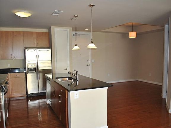 3rd image of 711 Cosmopolitan Dr NE