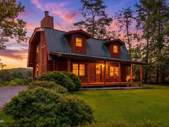 1736 Walker Trl, Sevierville, TN 37876