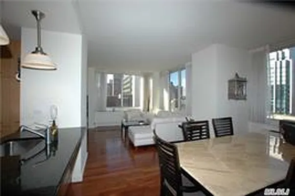 Sold by Madeleine Realty Ltd. | media 5