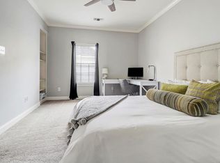 5233 Gibson St, Houston, TX 77007