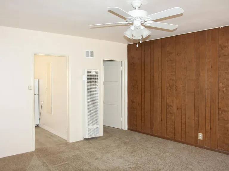 620 E Carson St #C — Photo 4