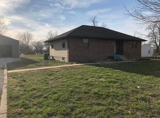 413 S Wall St, Mountain Grove, MO 65711