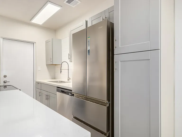 821 N 4th St #8 — Photo 5