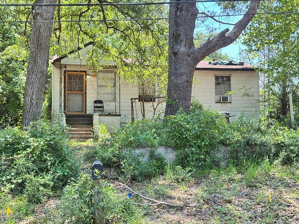2nd image of 602 Dixie St