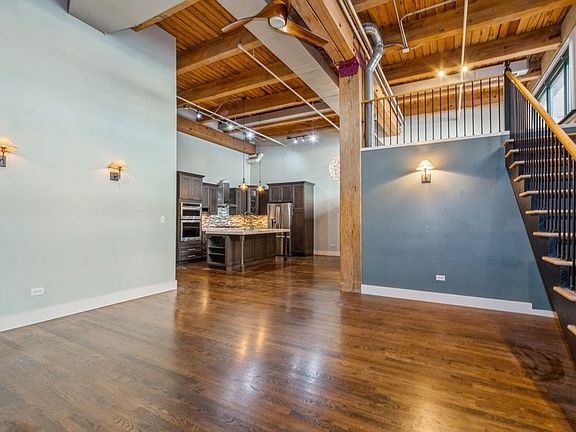 4th image of 1727 S Indiana Ave Suite 105