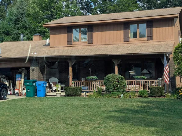1625 Spruce Ct, Commerce Township, MI 48390
