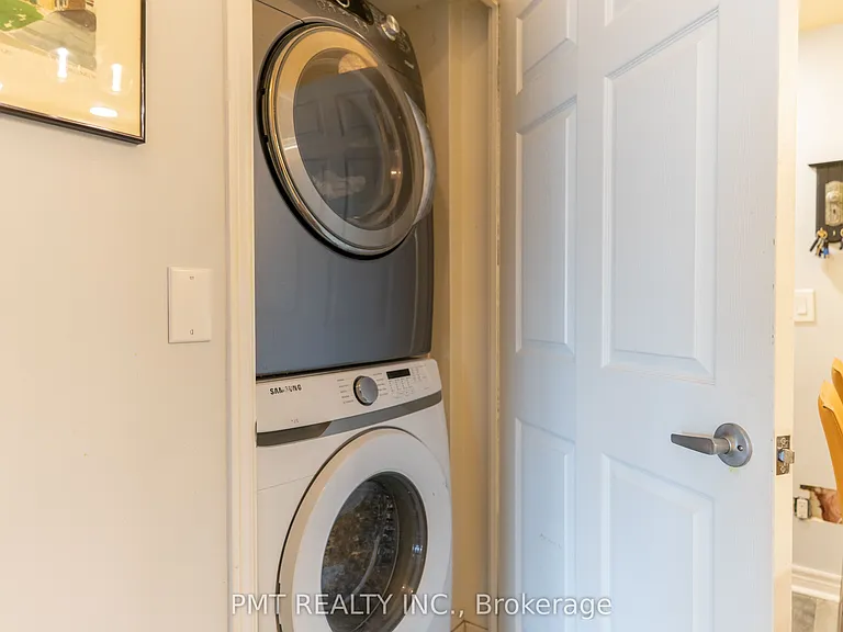 60 Fairfax Cres #111 — Photo 17