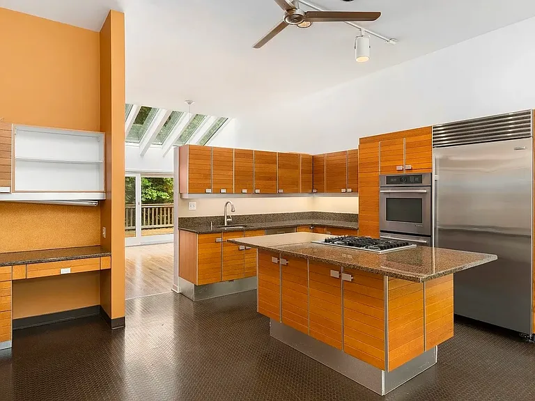 5241 SW Humphrey Blvd — Photo 11