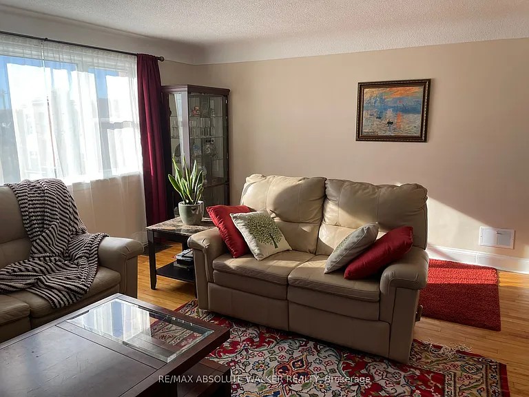 131 Dagmar Ave #3 — Photo 4